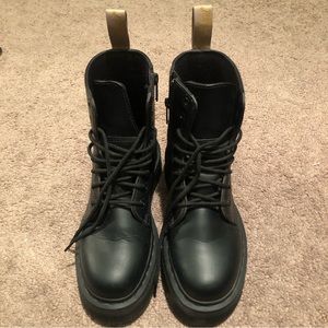 Dr. Martens Platform Jadon II Boot